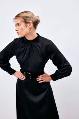 Yaka Detaylı Saten Bluz - Siyah