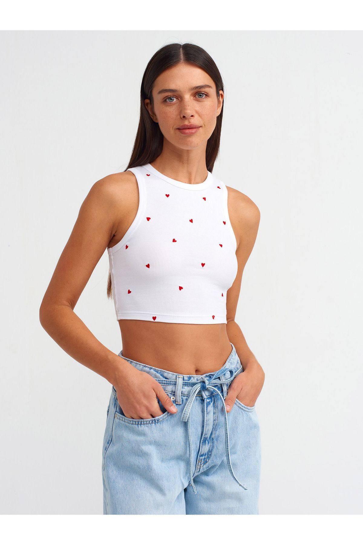 20819 Kalp Nakışlı Crop Top-Beyaz