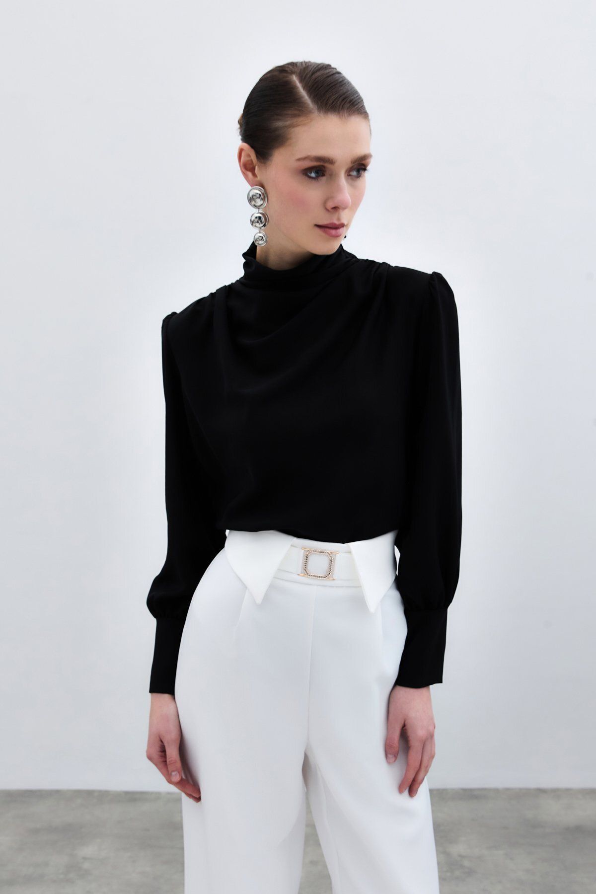 Drape Detaylı Bluz - Siyah