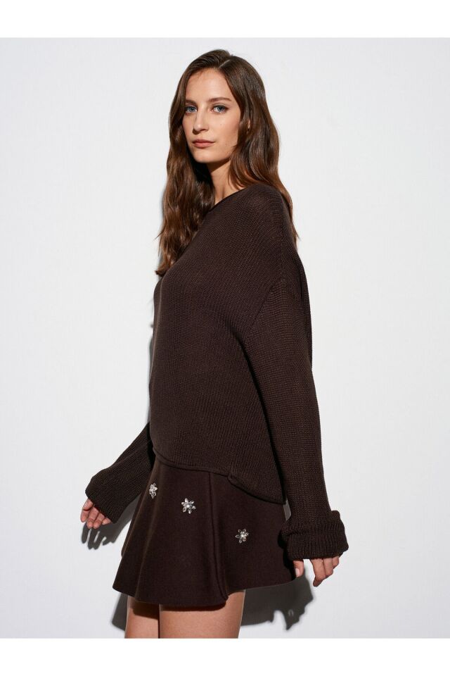 Kayık Yaka Dökümlü Triko Kazak