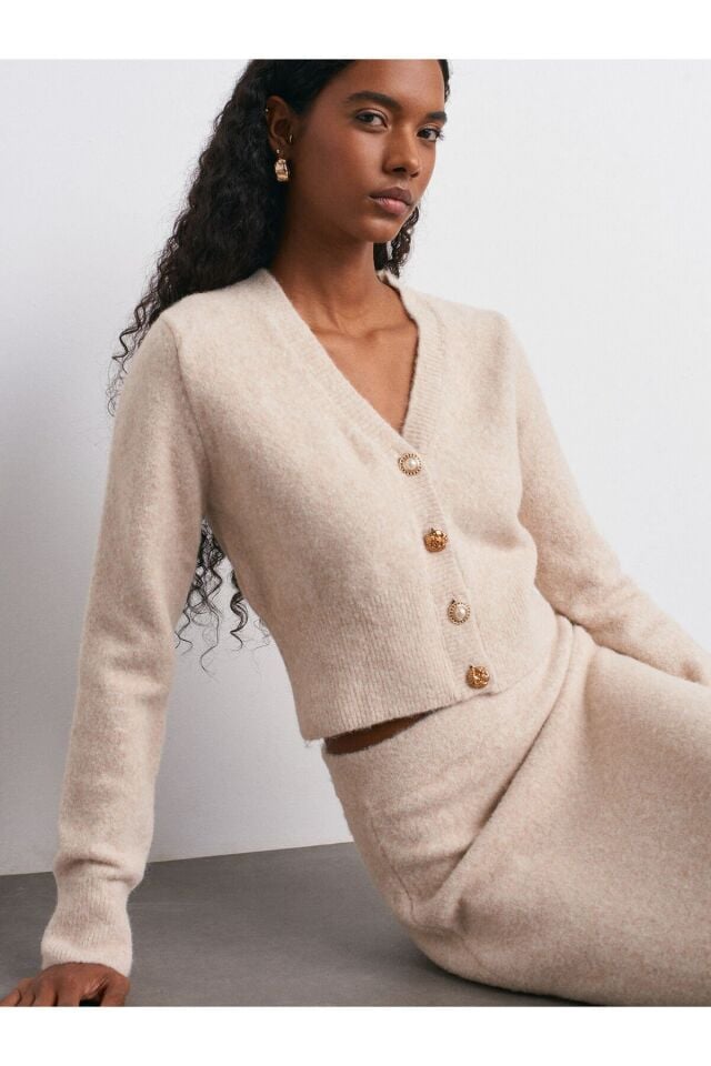 V Yaka Düğmeli Triko Hırka